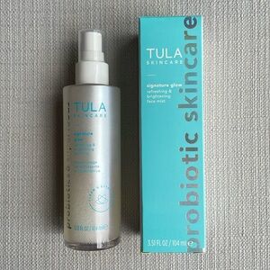 Tula signature glow Refreshing & brightening face mist